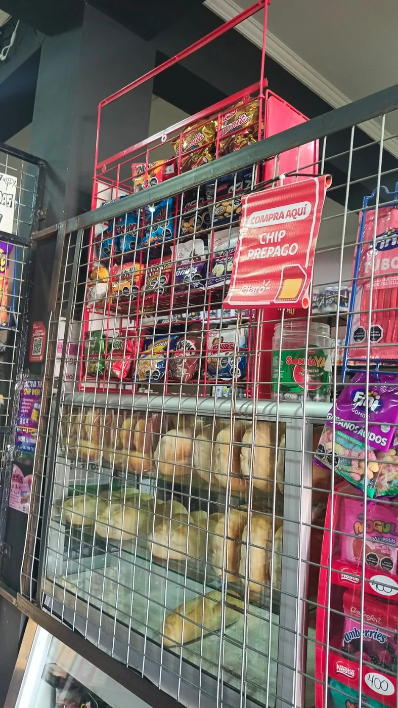 Punto comercial con material de telefonía prepago